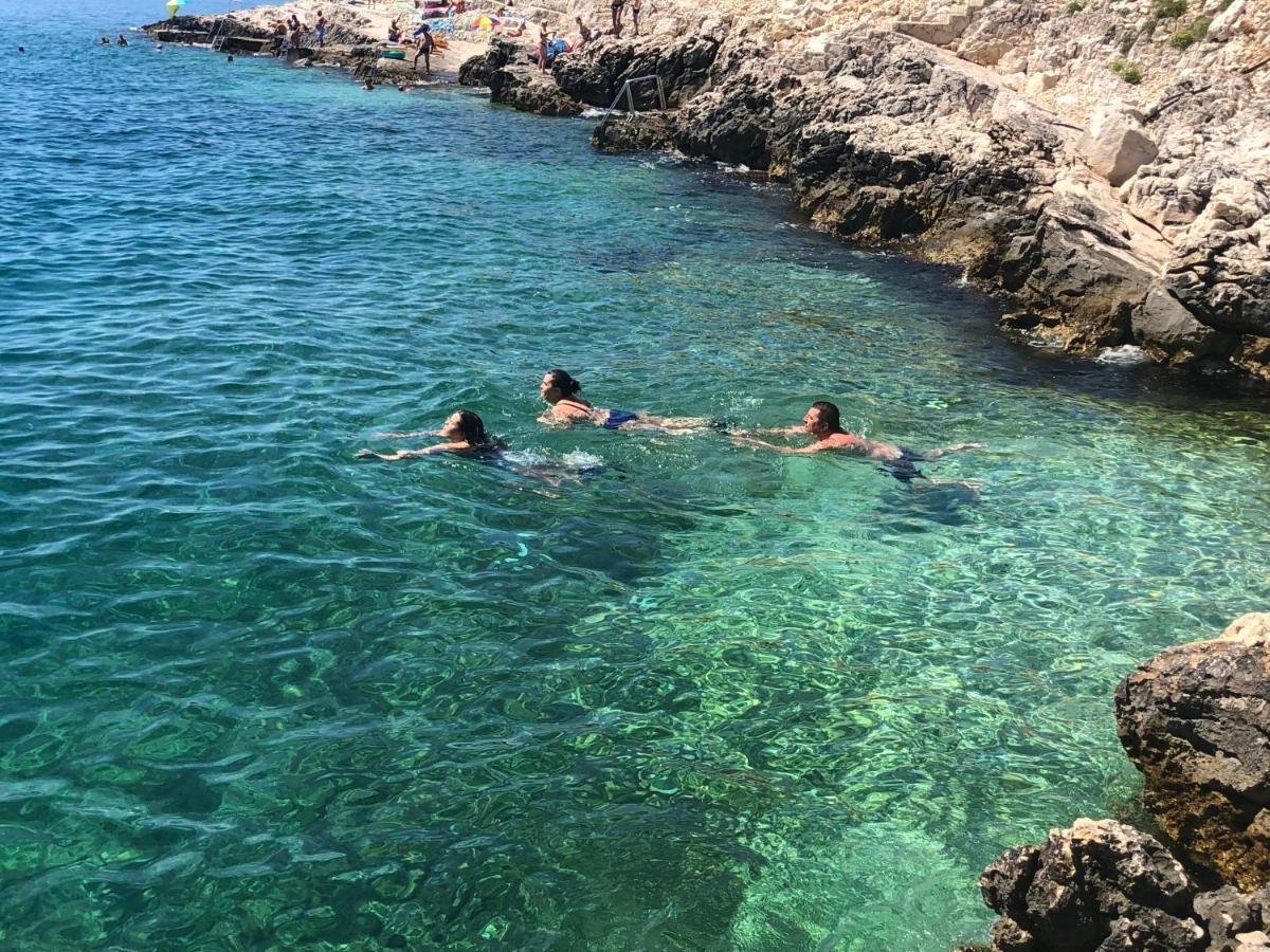 טרוגיר Villa Dani Sea & Pool Apartments מראה חיצוני תמונה