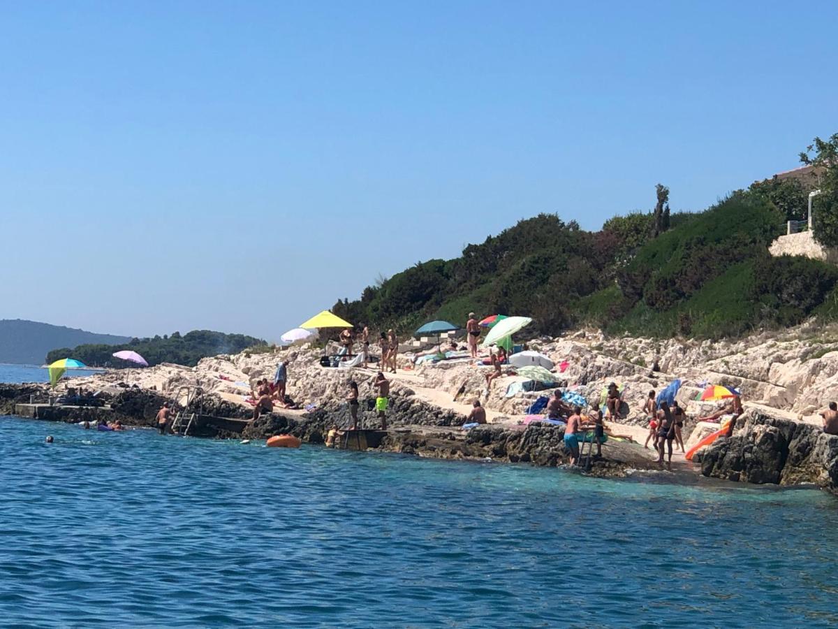 טרוגיר Villa Dani Sea & Pool Apartments מראה חיצוני תמונה