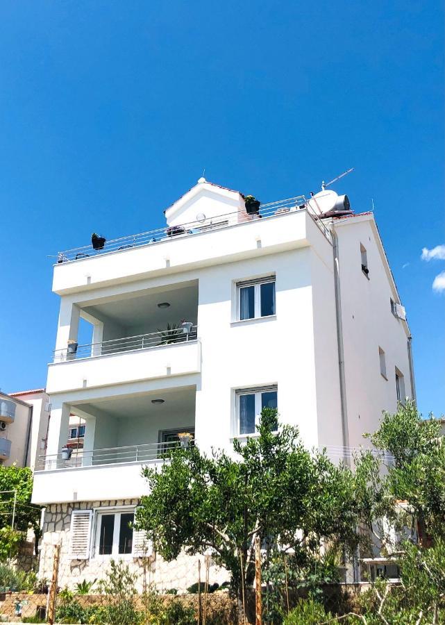 טרוגיר Villa Dani Sea & Pool Apartments מראה חיצוני תמונה